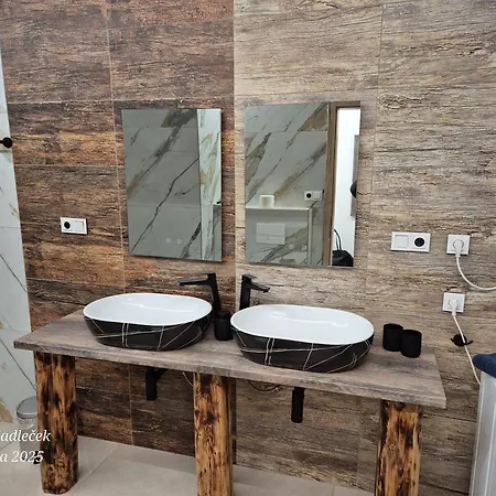 Apartmany Havlickova S Parkovanim Zdarma Česká Lípa Extérieur photo